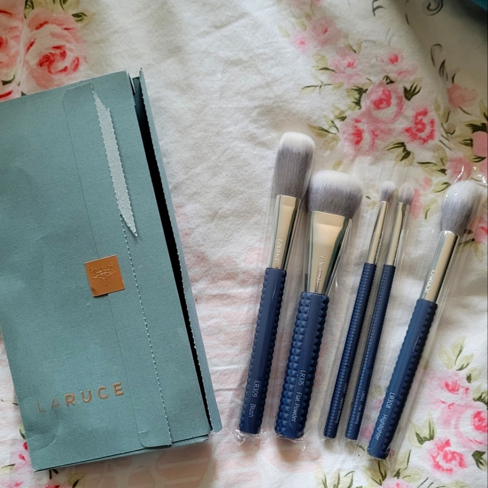 New Laruce Denim Brushes
